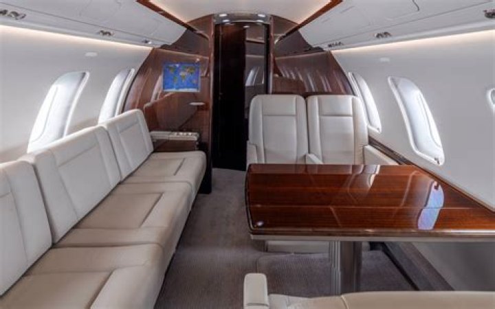 2009 Challenger 605 . bomber