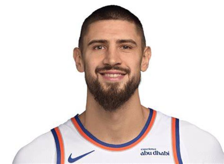 Alex Len with the Phoenix Suns (Source: bightsideofthesun.com)