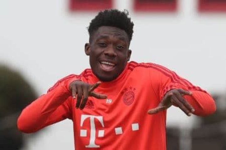 Alphonso Davies poking fun at the camera