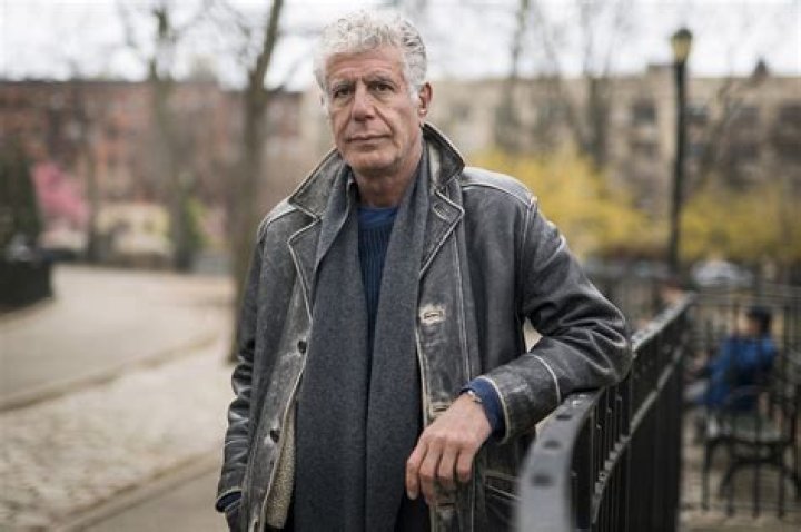 Anthony Bourdain looking on