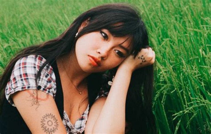 Beabadoobee gets stuck in love on dreamy new single &lsquo;Glue Song&rsquo;