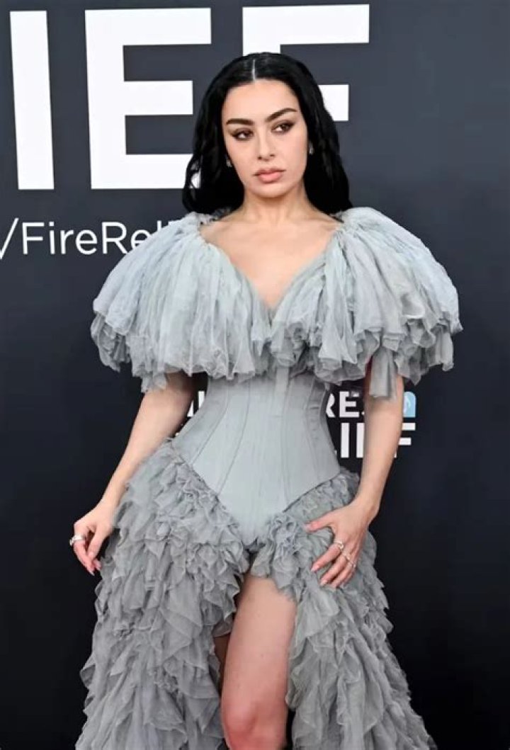 Charli XCX Height, Age, Bio, Weight, Body Measurements, Net Worth