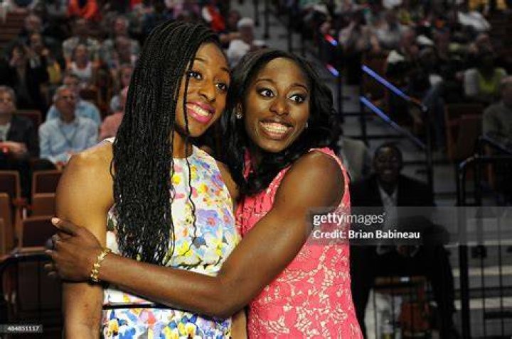 Chiney Ogwumike With Her Sister Nneka Ogwumike