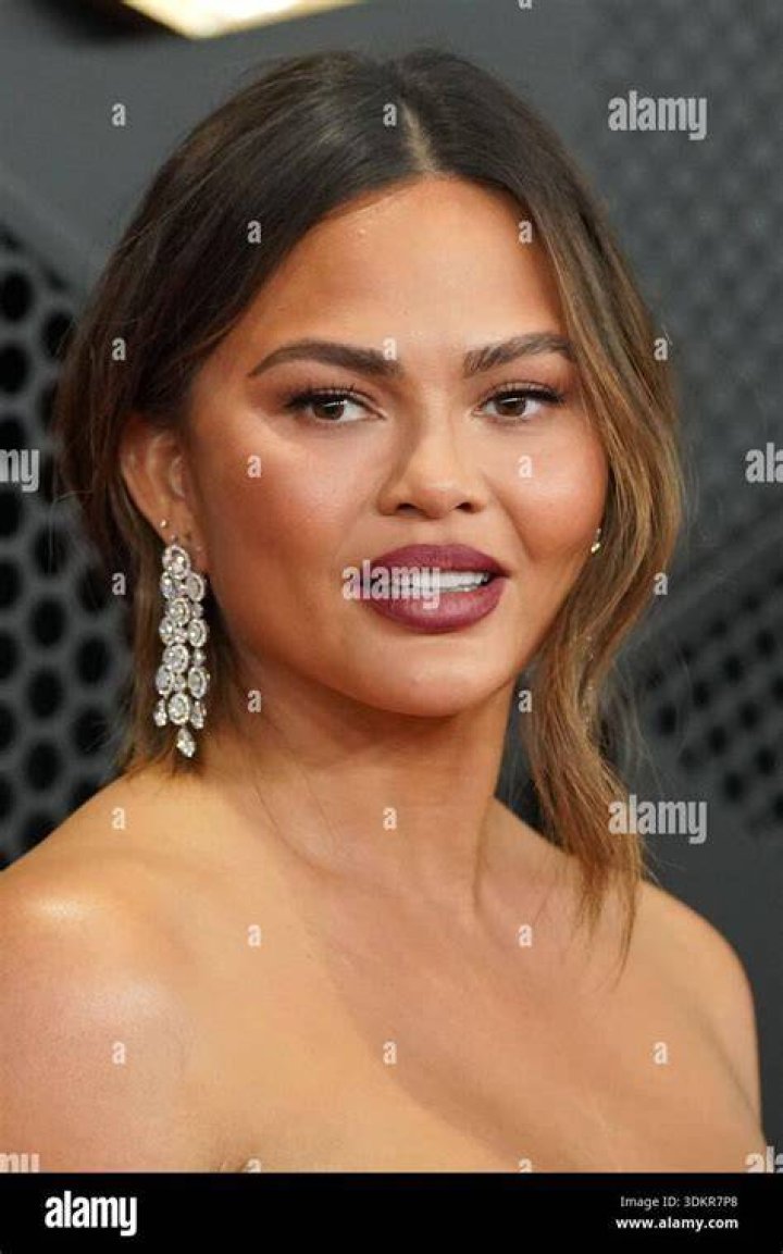 Chrissy Teigen At The CFDA Awards Is A Vision In All White