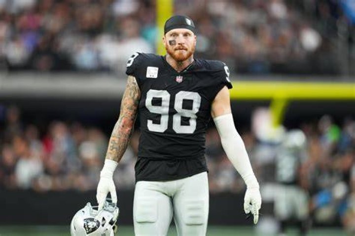 defensive end Maxx Crosby