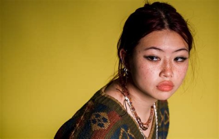 Discovering Beabadoobee: Where Is She From?