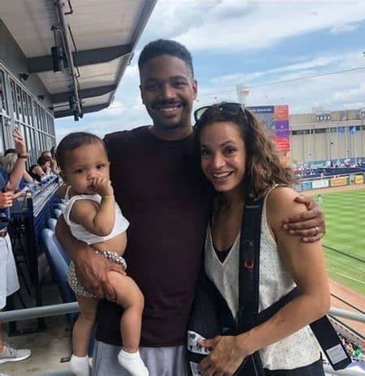 Elle Duncan Bio [2023 Update]: Husband & Net Worth