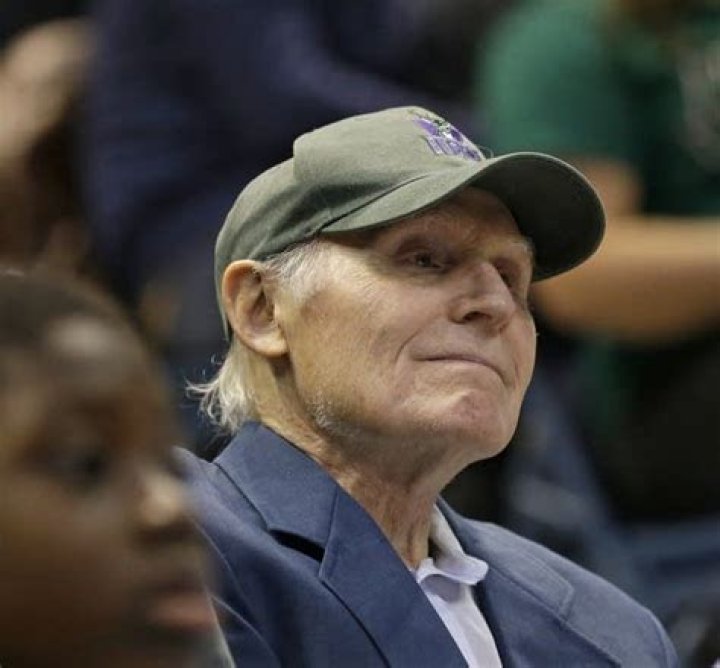 Herb Kohl On NBA Match