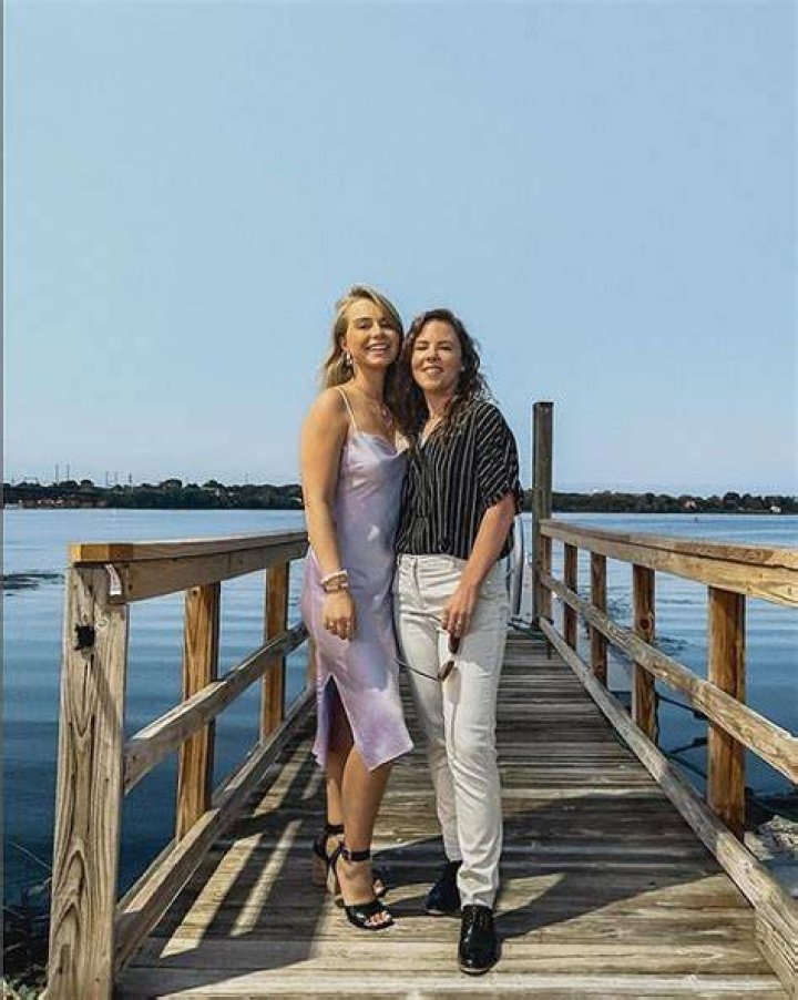 How much is Hailee and Kendra's Net Worth as of 2022?