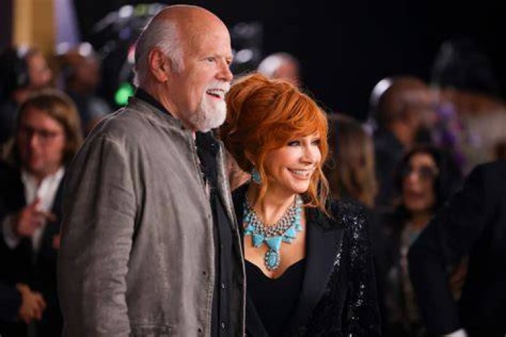 Inside Melissa Peterman And Husband John Brady&rsquo;s Married Life