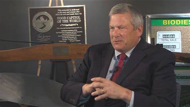 Iowa passes bill for educators’ raises