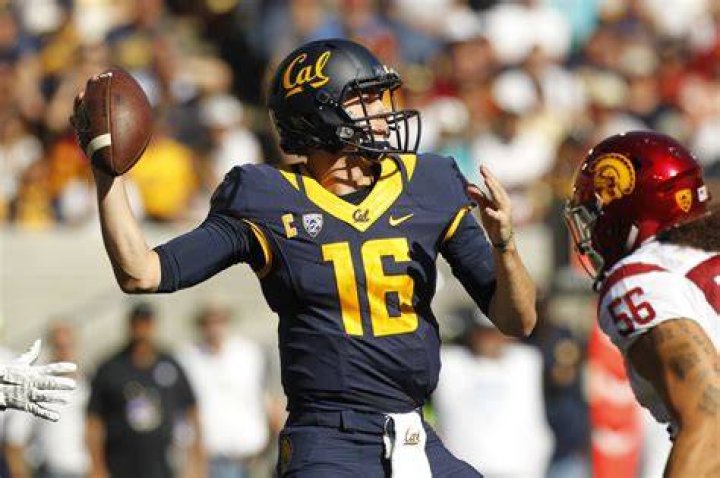 Jared Goff with the California Golden Bears fans.
