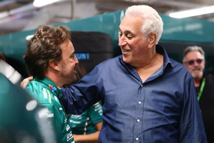 Lawrence Stroll (CAN) El CEO Aston Martin F1 y su esposa durante la