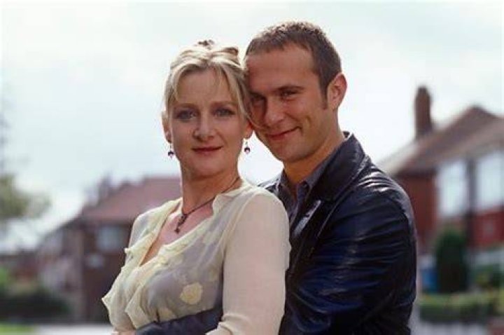 Lesley Sharp and Jason Merrells in Clocking Off
