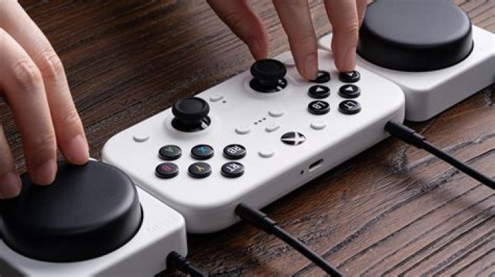 Microsoft Unveils Disabled Friendly Packaged Xbox Adaptive Controller