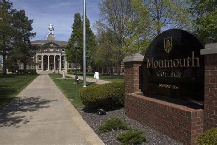 Monmouth College adds marketing program
