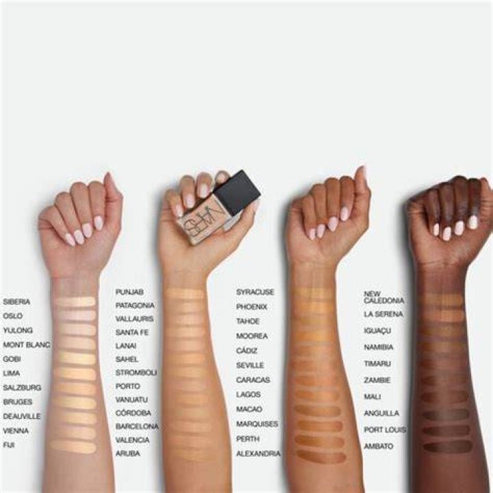 NARS Light Reflecting Foundation - CARACAS