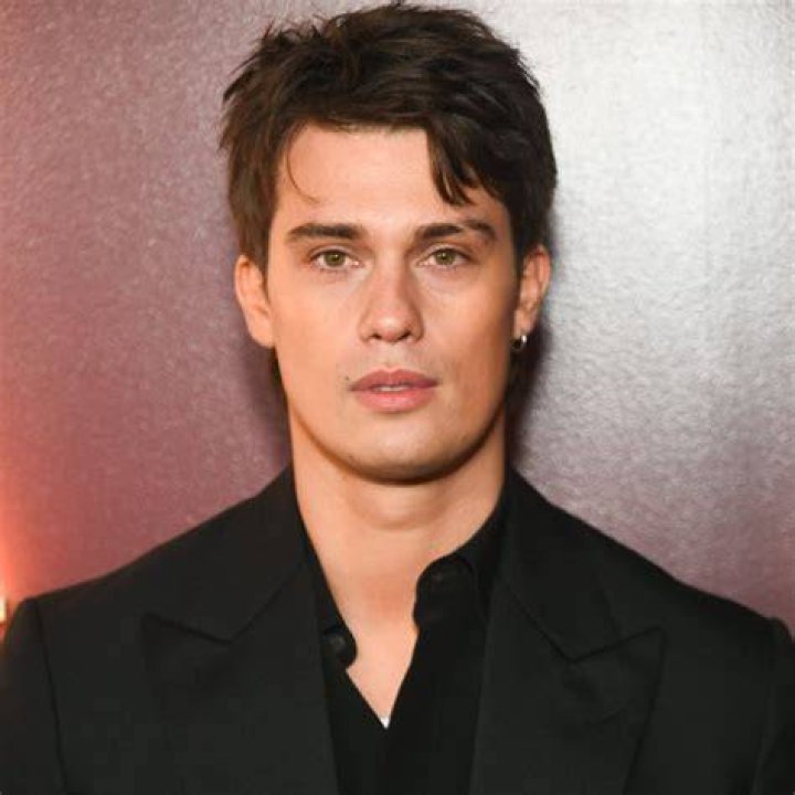 Nicholas Galitzine- Wiki, Biography, Age, Height, Net Worth, Girlfriend
