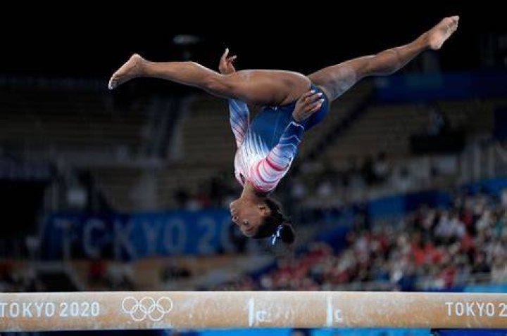Simone Biles' husband, NFL star Jonathan Owens responds to criticism about his recent interview.