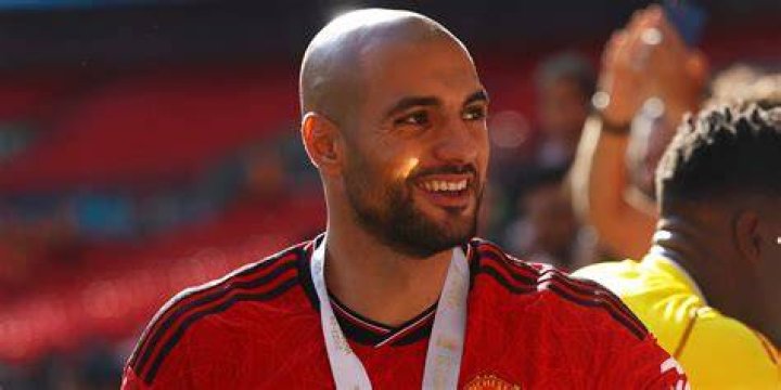 Sofyan Amrabat Parents, Age, Wiki, Wife, Net Worth 2023 & More 1 Sofyan Amrabat Parents, Siblings