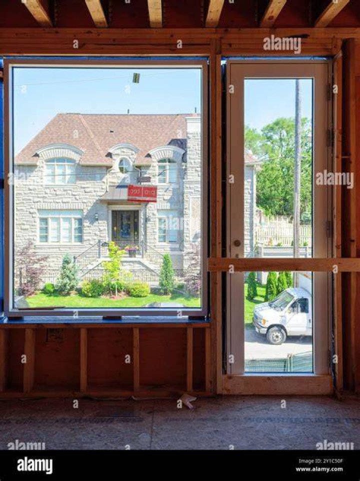 Suburban Construction | Windows