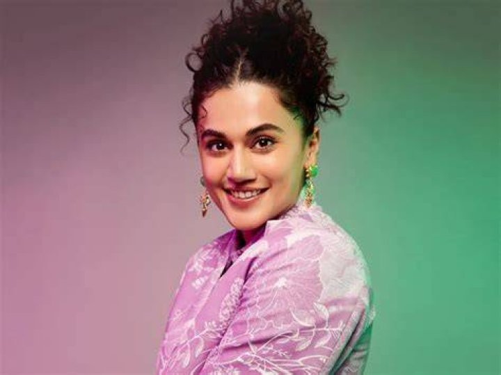 Taapsee Pannu's Savi draws
