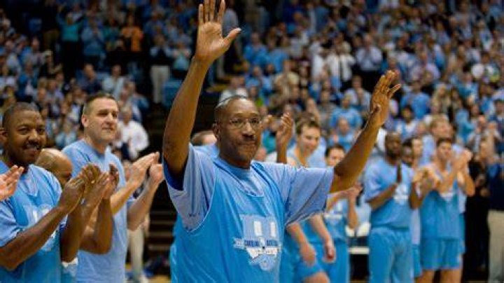 Walter Davis Acknowledges The North Carolina Tar Heel Crowd