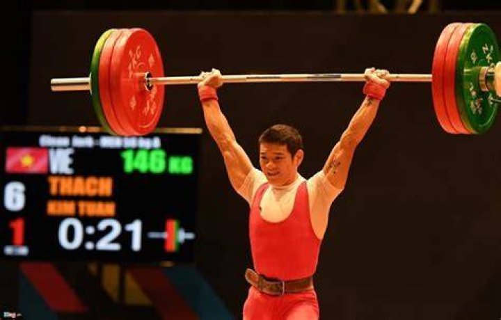 Weightlifter Thach Kim Tuan at Tokyo 2020 Olympics