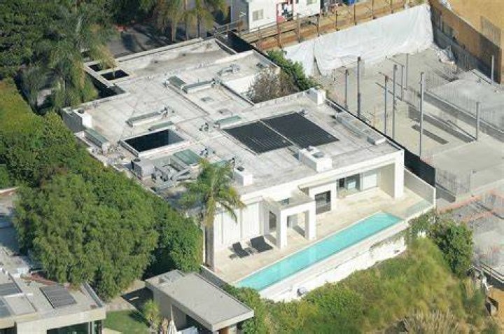 Where Does Keanu Reeves Live and What's His House Like?