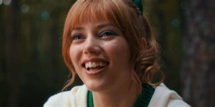 Who is Stranger Things cast Chrissy Cunningham