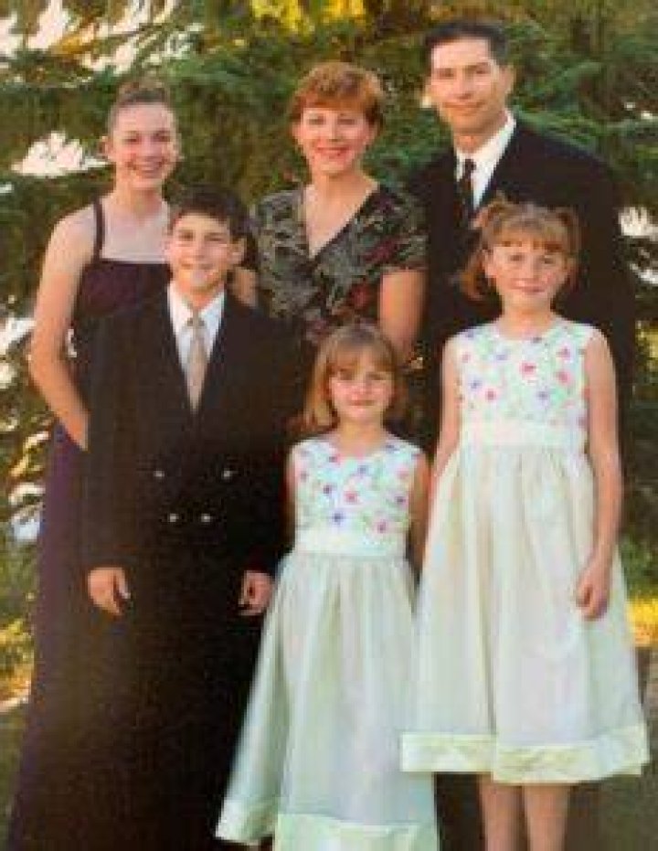Young Janine Beckie With Her Family