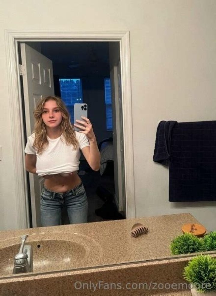 Zooemoore Onlyfans Leaked Video Full